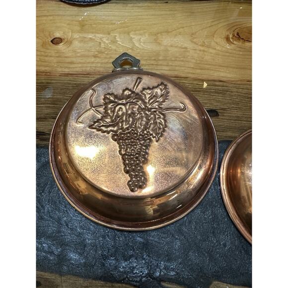 Vintgage Copper Molds Grape Design For Decor Only 7 Inch and 5.5" India Set of 2 - Picture 3 of 7